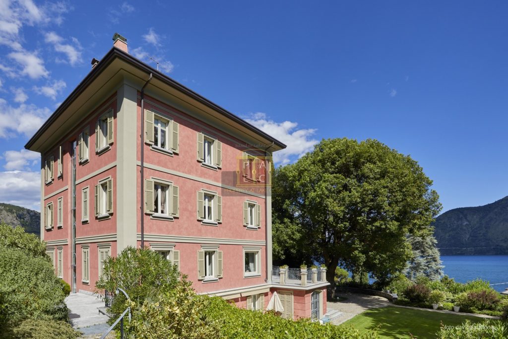 Exclusive villa on lake Como with view to Bellagio
