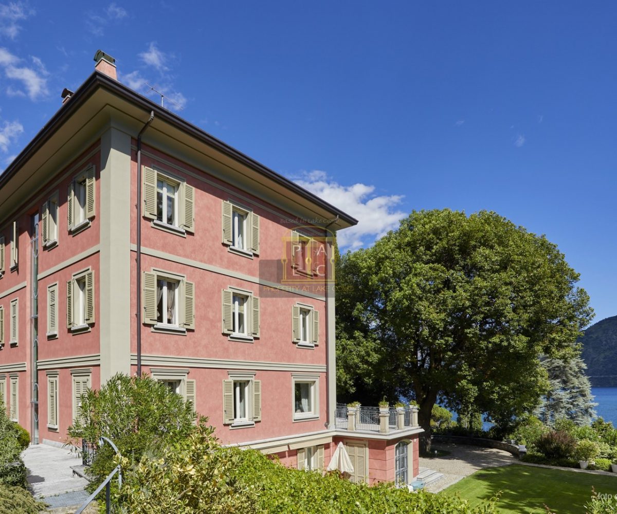 Exclusive villa on lake Como with view to Bellagio