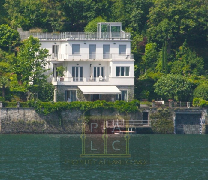 Villa direttamente a lago in Laglio