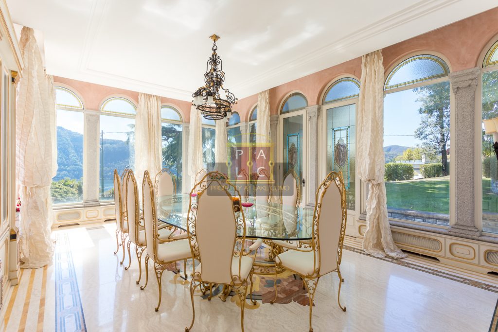 sala da pranzo di prestigio in villa in vendita sul lago di Como